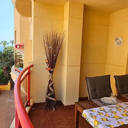Happy Holidays By Bookaparadise Apartament
